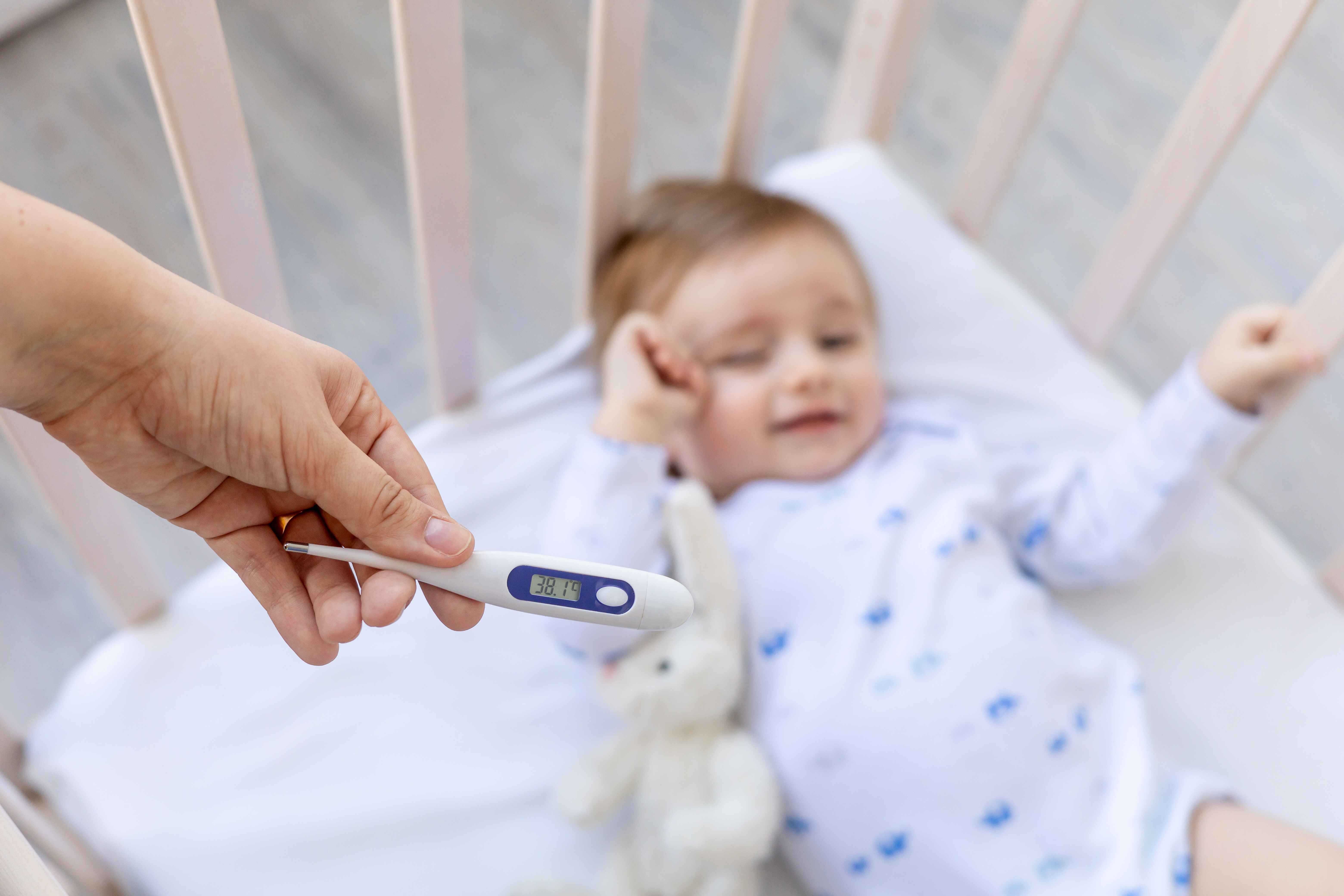 Tips Cara Mencegah Kematian Bayi Mendadak Akibat Demam Tinggi